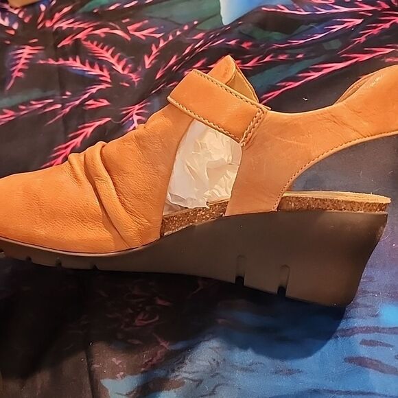 Comfortiva Stylish Tan Leather Sandals 👡 size 10W NWT - Picture 6 of 7